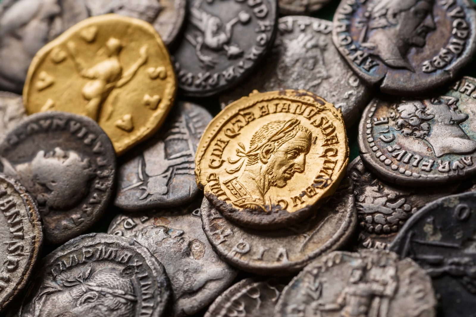¿Cuál fue la primera moneda que existió en el mundo?