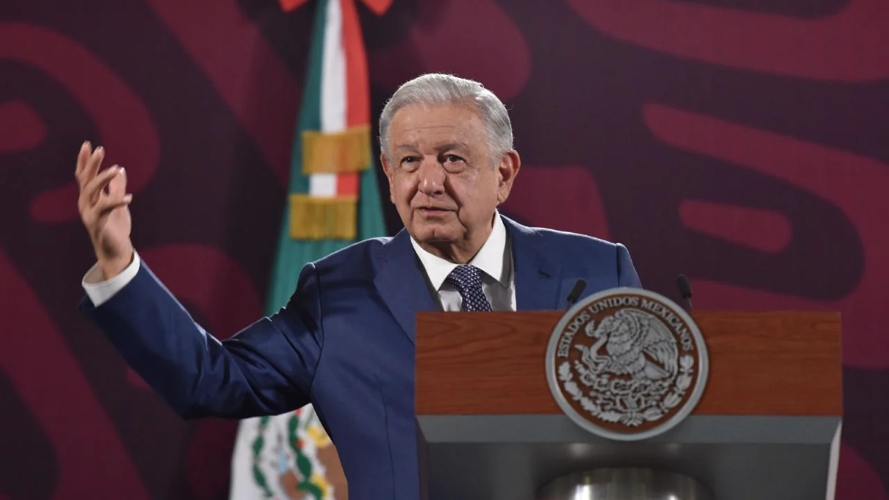 Pide AMLO a empresarios ricos opinar sobre sobrerrepresentación de Morena