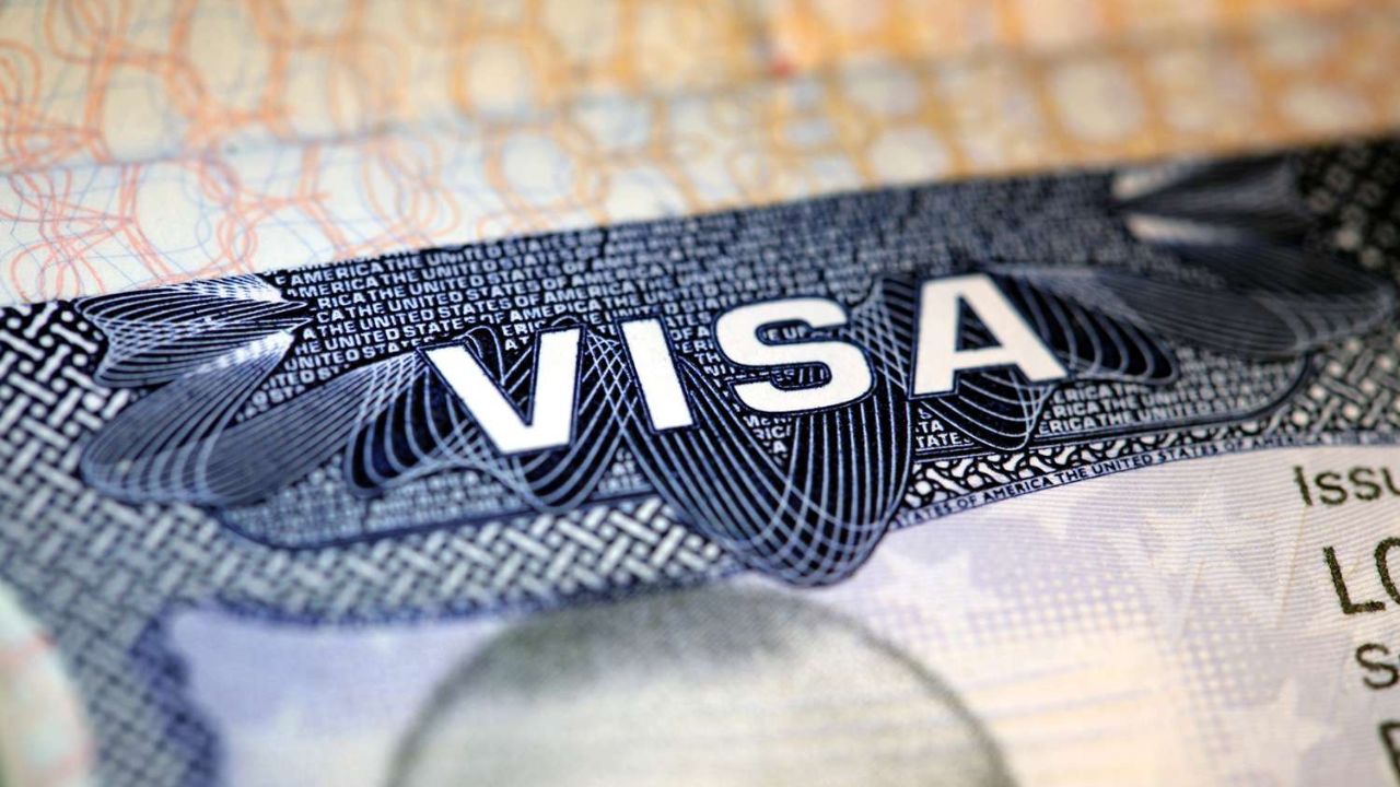 EU pausa citas para visas de inmigrante en todo el mundo
