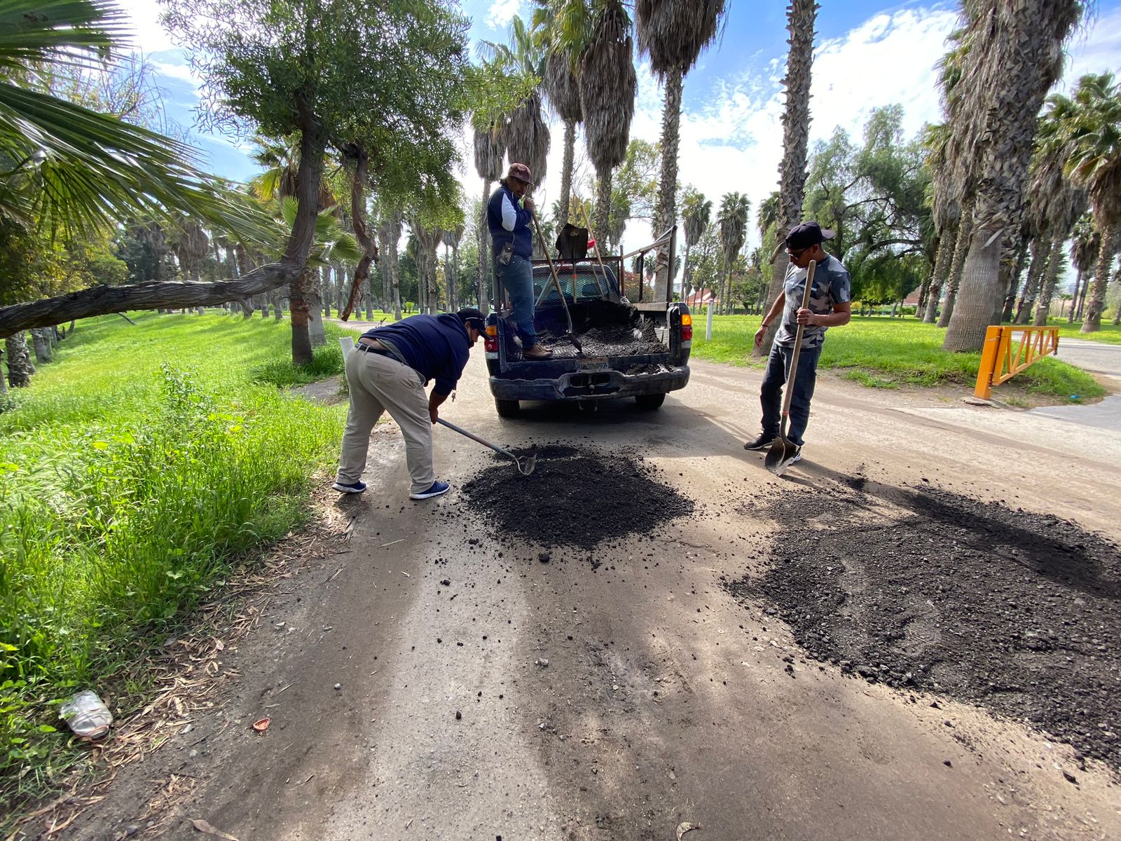 Rehabilitan espacios en parques Morelos y de la Amistad