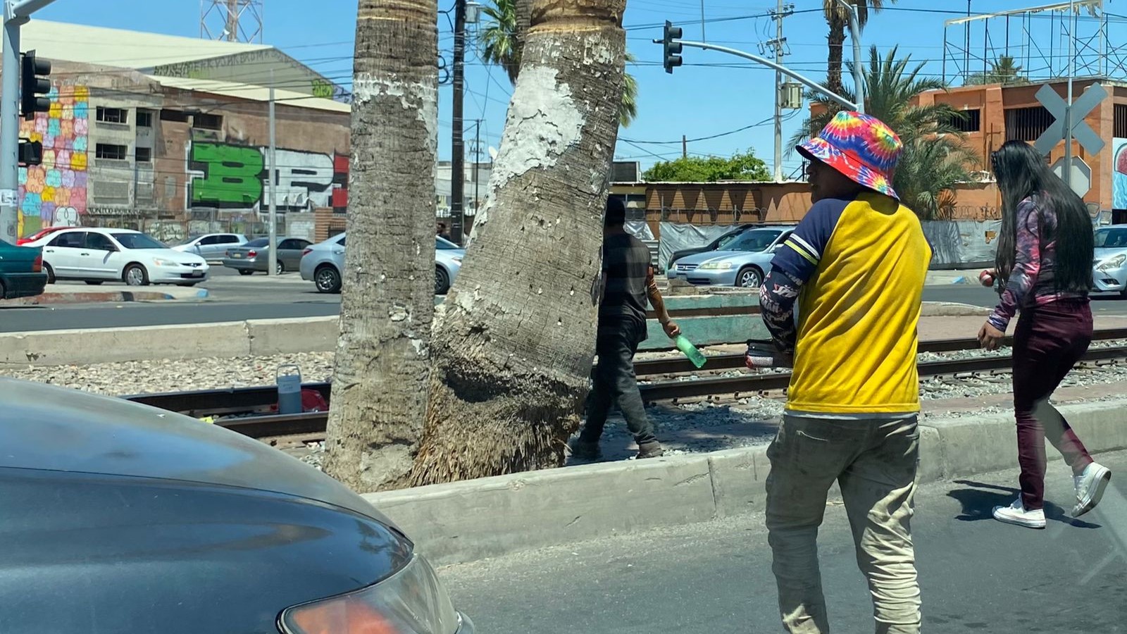 Niños limpian vidrios en las calles de Mexicali con altas temperaturas IFOTO: Cortesía