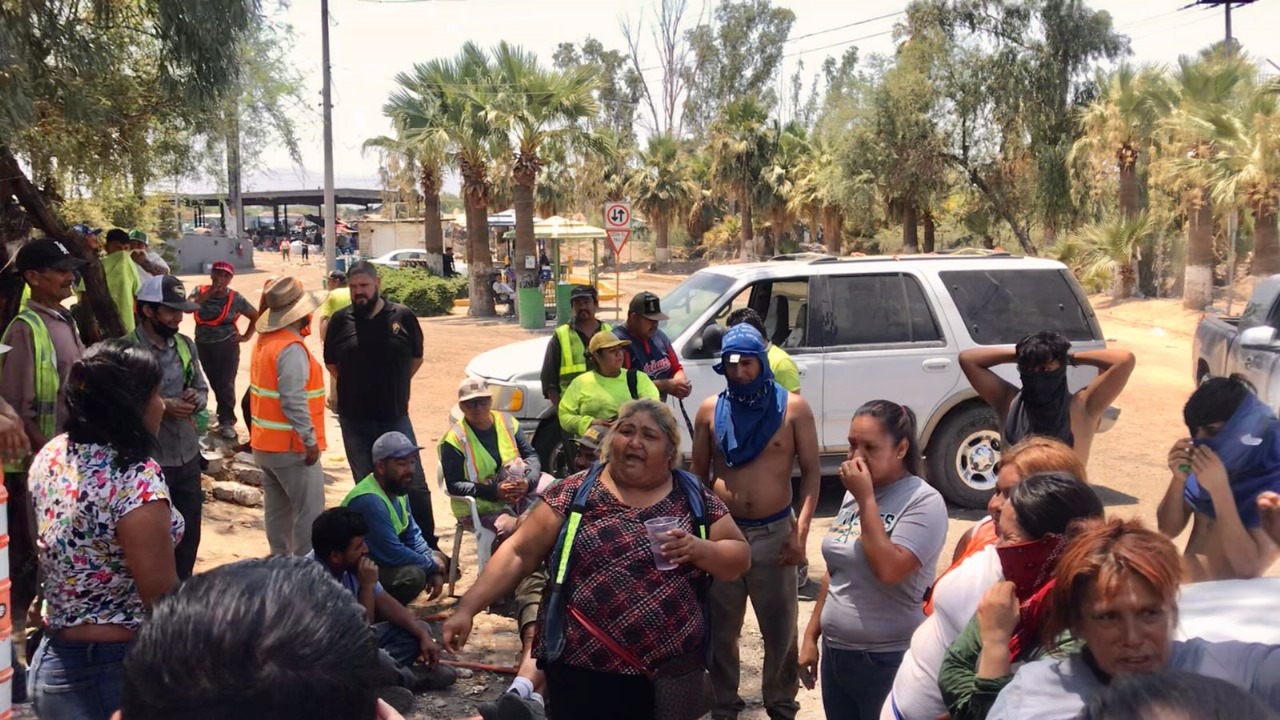 Bloquean pepenadores centro de transferencia de basura en Mexicali