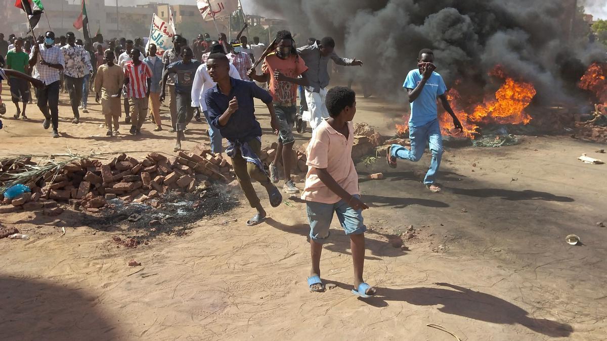 Thousands of corpses in the streets of Sudan