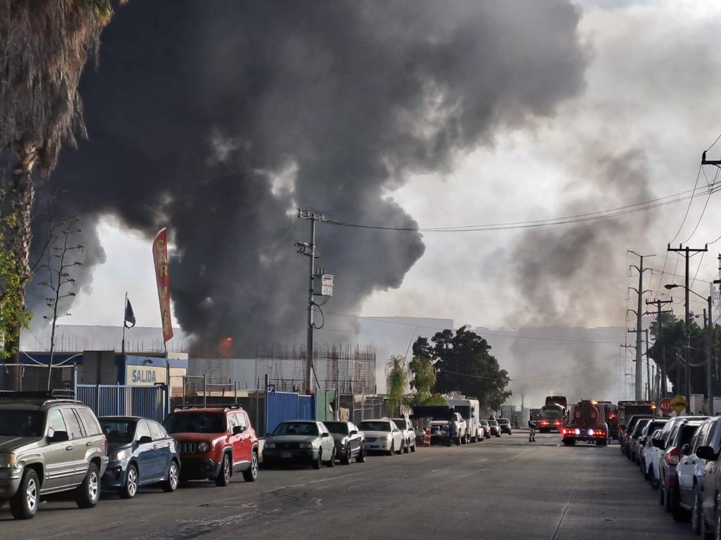 [VIDEO+GALERÍA] Incendio en una fábrica: Tijuana