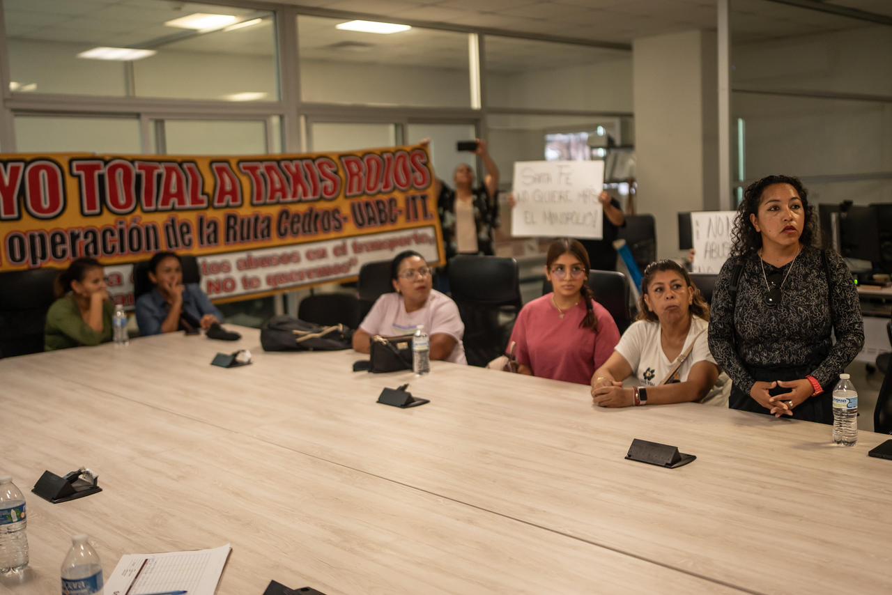 Denuncian falta de transporte y monopolio de Altisa en Colinas del Sol