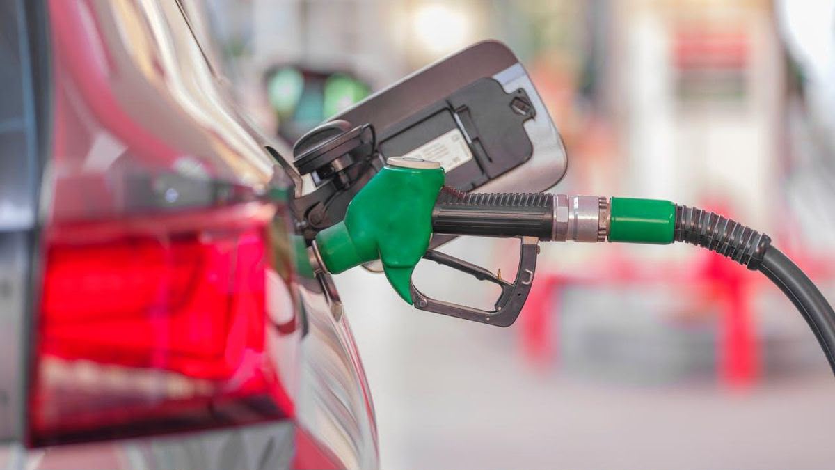 Gas prices in San Diego rise again, nearing $6.20 per gallon