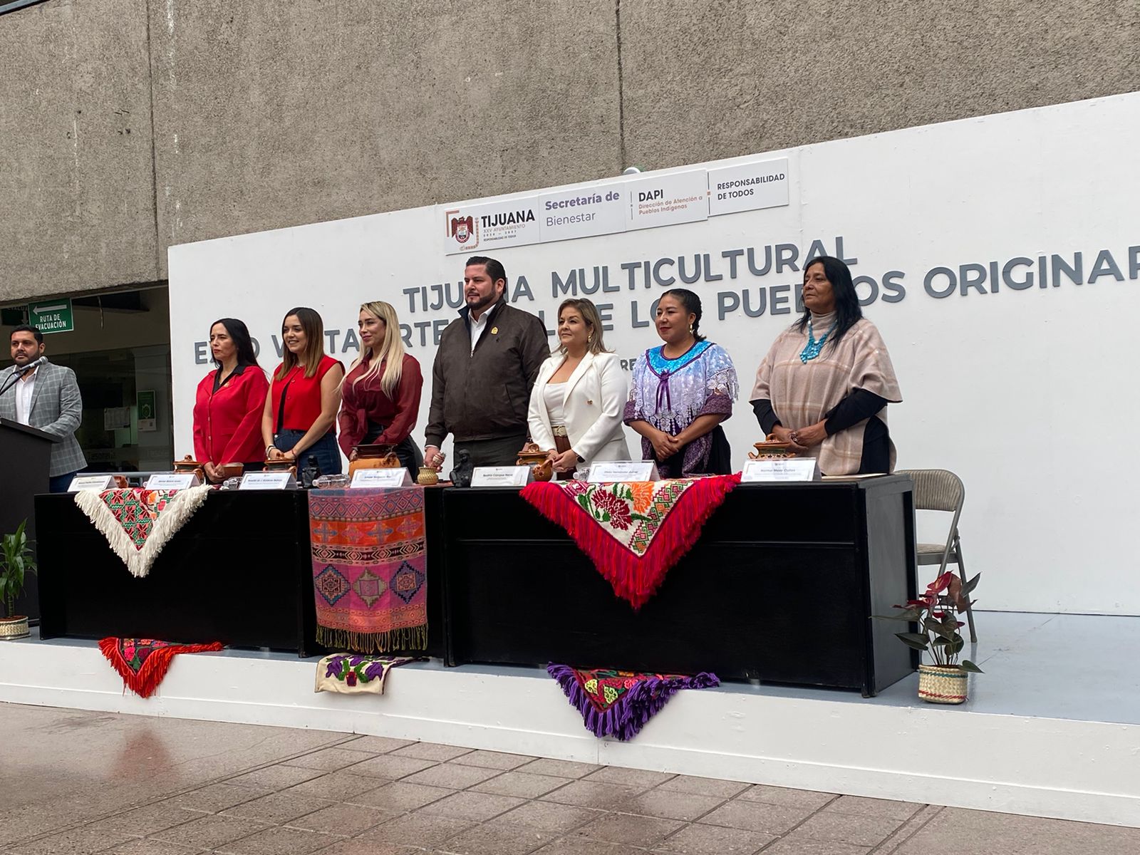 Inauguran tianguis multicultural en Palacio Municipal: Tijuana