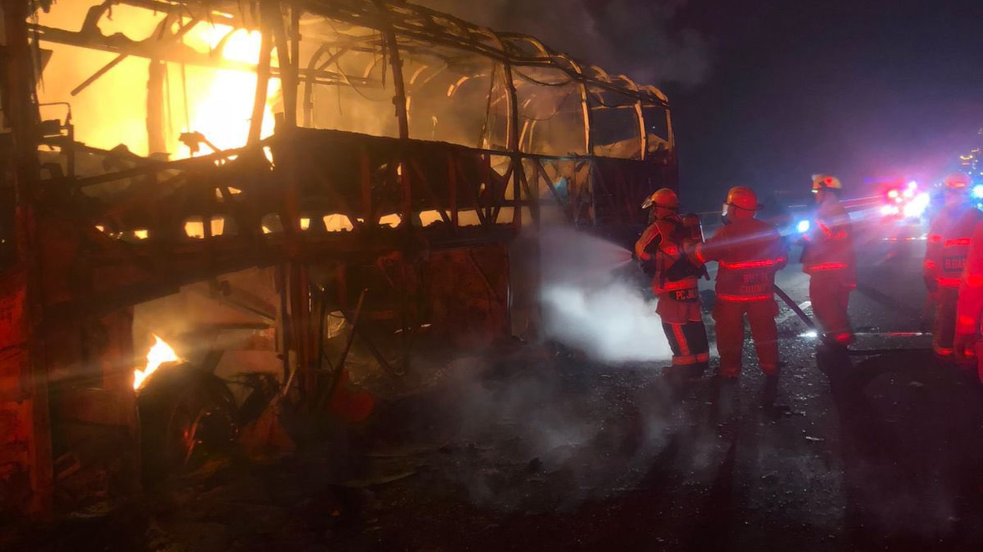 Deja incendio en autobús 13 lesionados: Jalisco