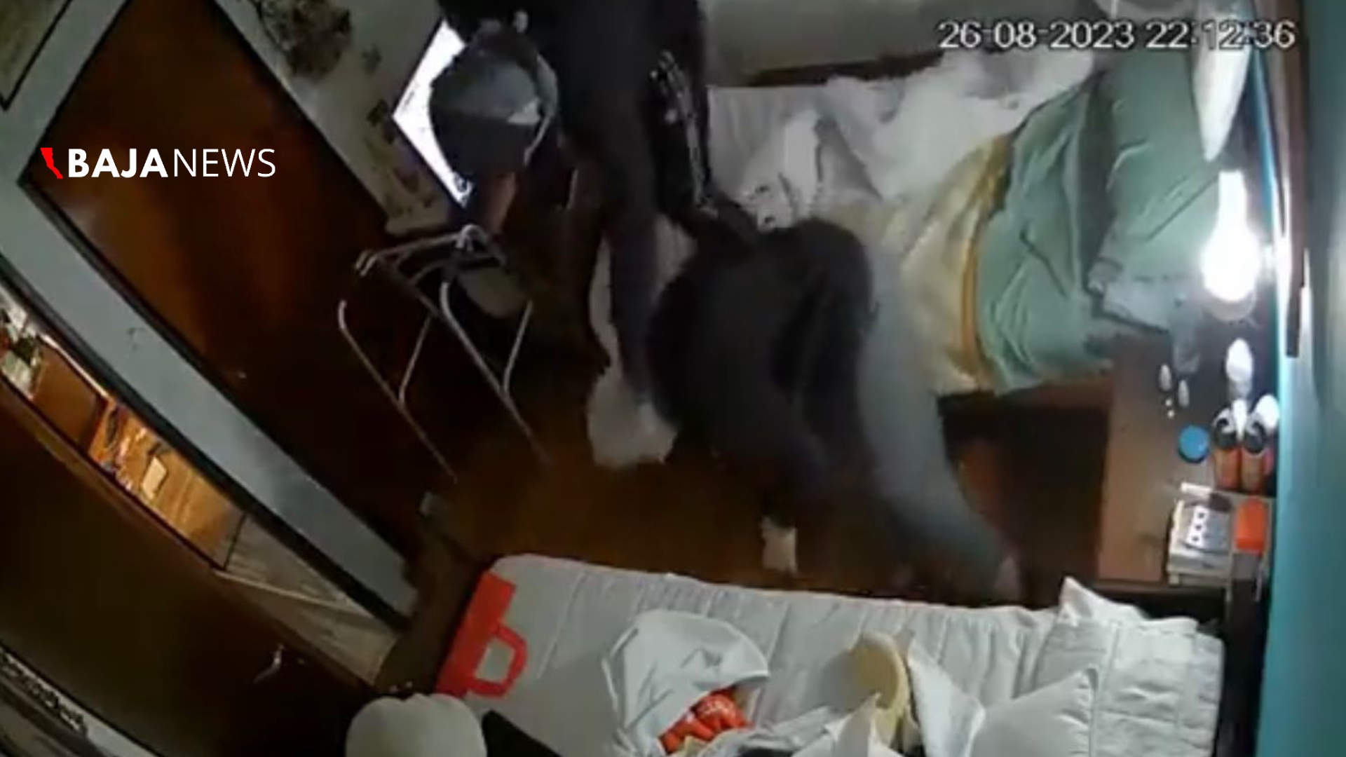 [SENSITIVE VIDEO] Elderly woman brutally attacked during a robbery