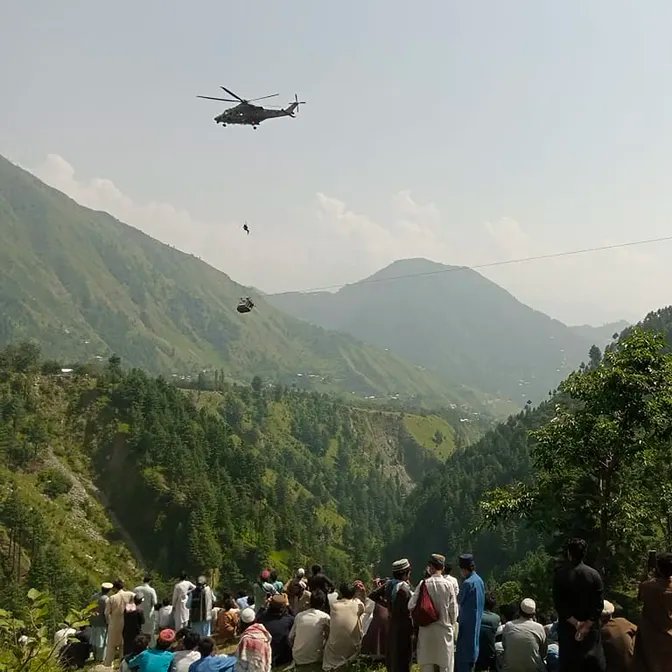 [VIDEO] Children trapped in cable car: Pakistan