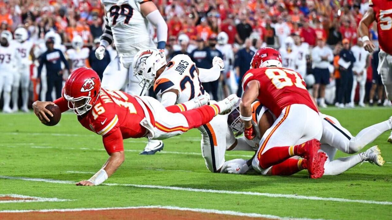 Chiefs arrancan la temporada con contundente victoria 31-10 sobre Broncos