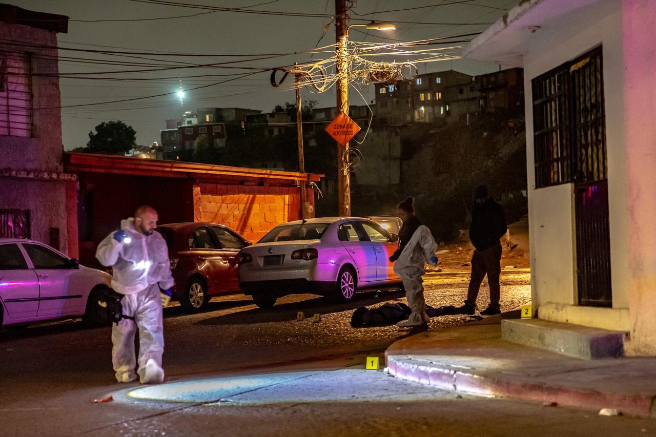 [VIDEO] Asesinan a hombre frente a tienda de abarrotes: Tijuana