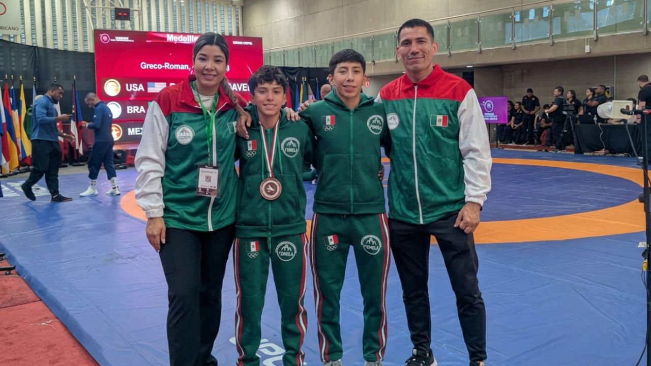 Dan atletas de BC 8 preseas a México en Panamericano U15 de luchas asociadas