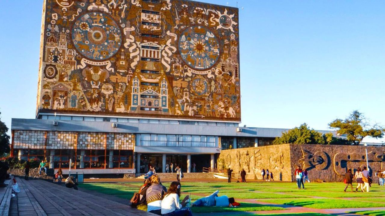 UNAM abre registro para más de 90 mil becas; estudiantes tienen hasta el 19 de octubre