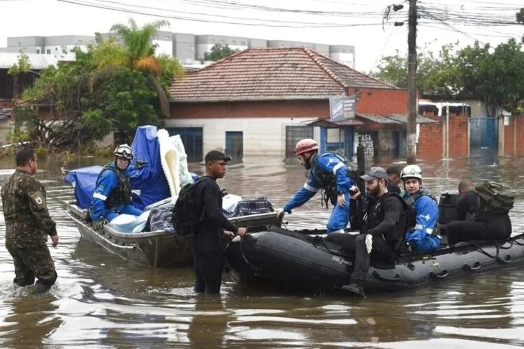 Enfrenta Brasil una crisis humanitaria por inundaciones