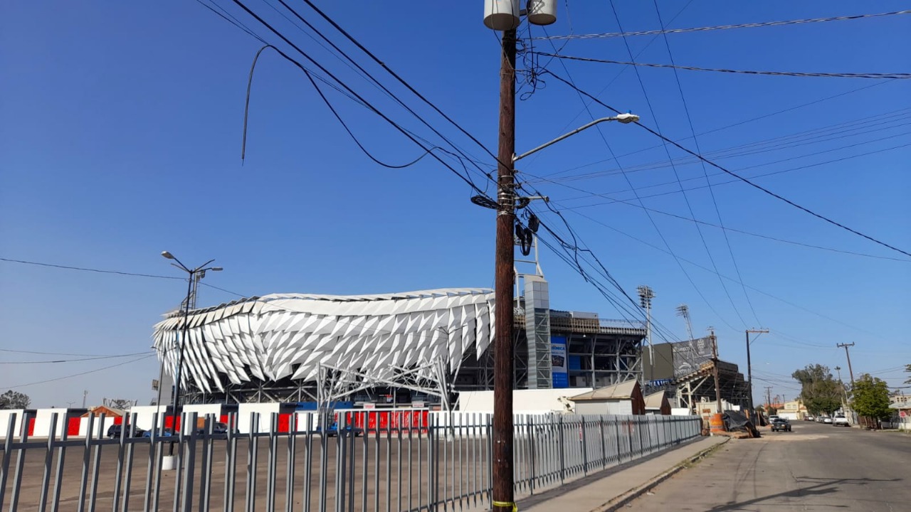 Detectan cableado ilegal en inmediaciones del estadio de los Águilas en Mexicali