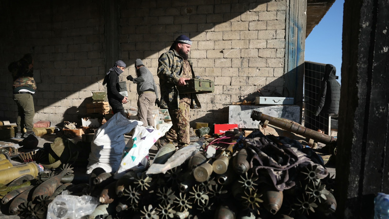 Avanzan rebeldes hacia Homs y desafían al régimen de Assad: SIria