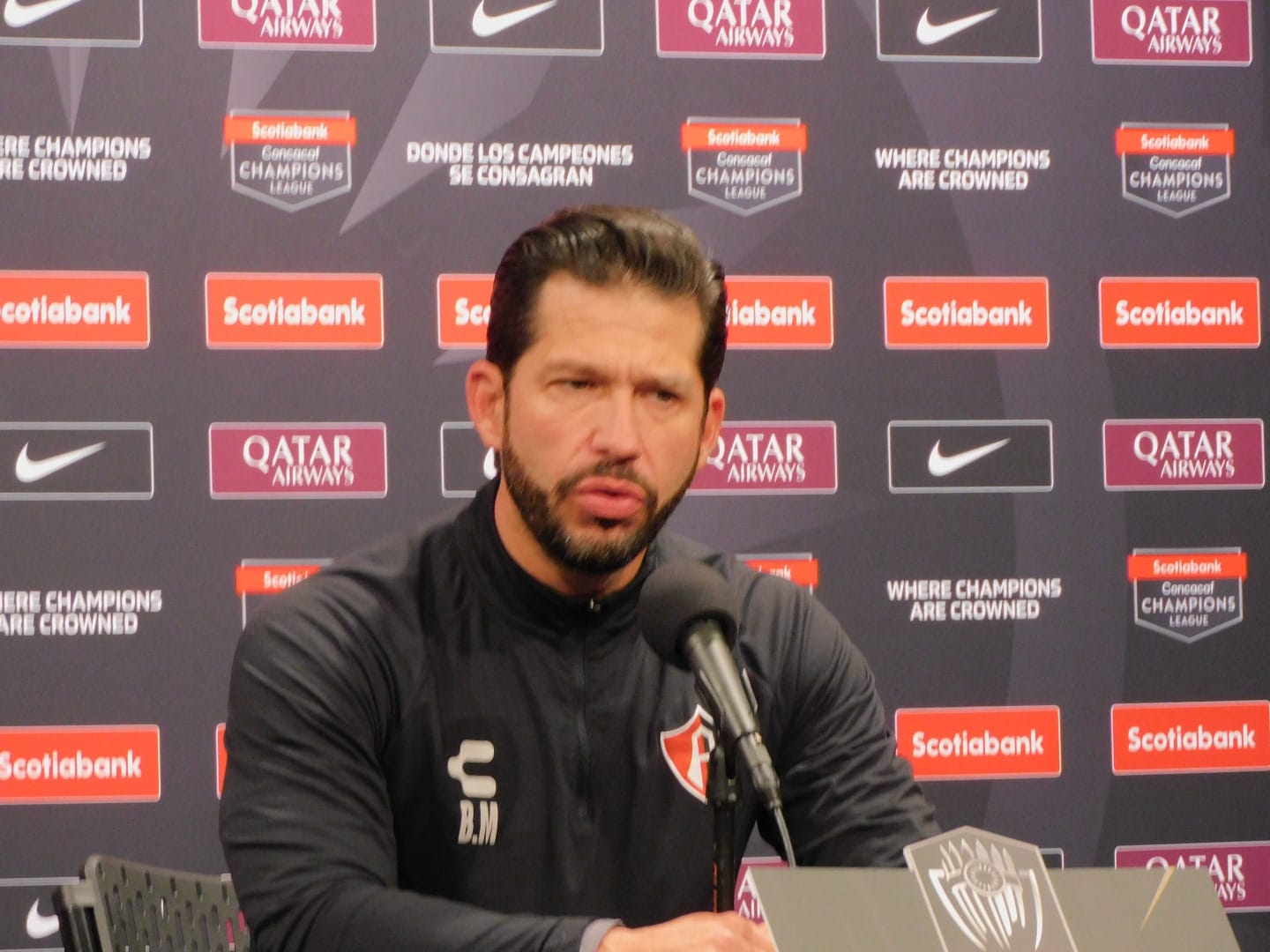 Oficial: Benjamín Mora nuevo entrenador de Gallos Blancos del Querétaro