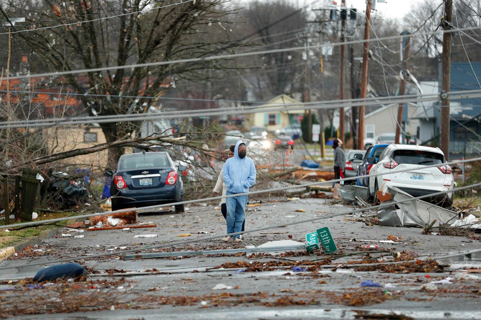 Estados Unidos: Miles de personas sin electricidad debido a los tornados IFOTO: El País