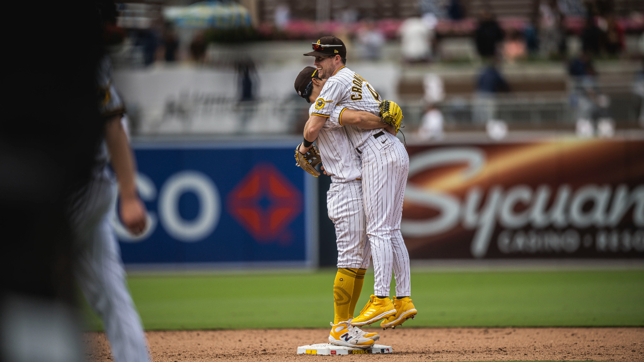 Los Padres se sacuden la “malaria” ante Mariners