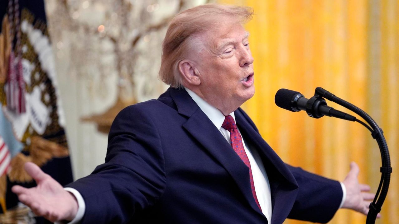 Trump crea la "Fuerza de la Superinteligencia" para coordinar el rumbo federal de la IA