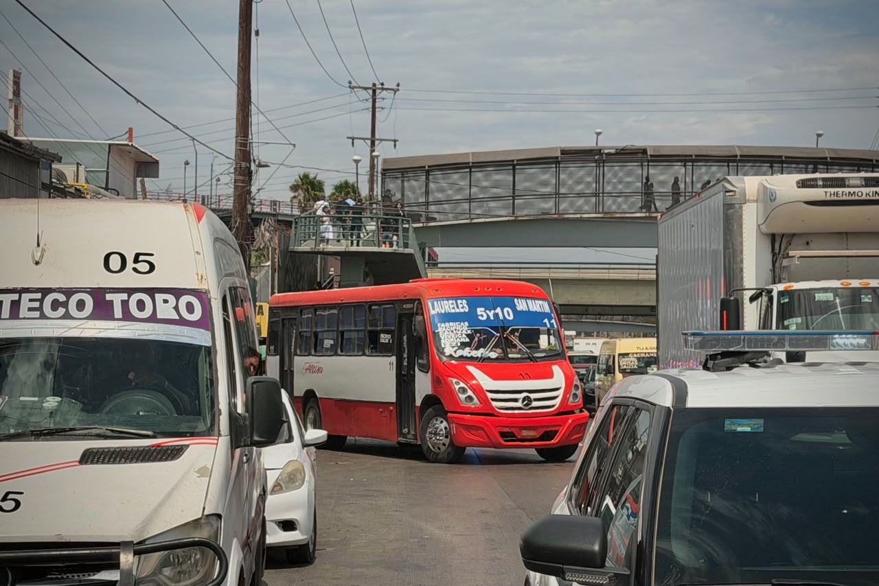 TIJUANA: Reclamo por rutas de transporte paraliza parcialmente la 5 y 10