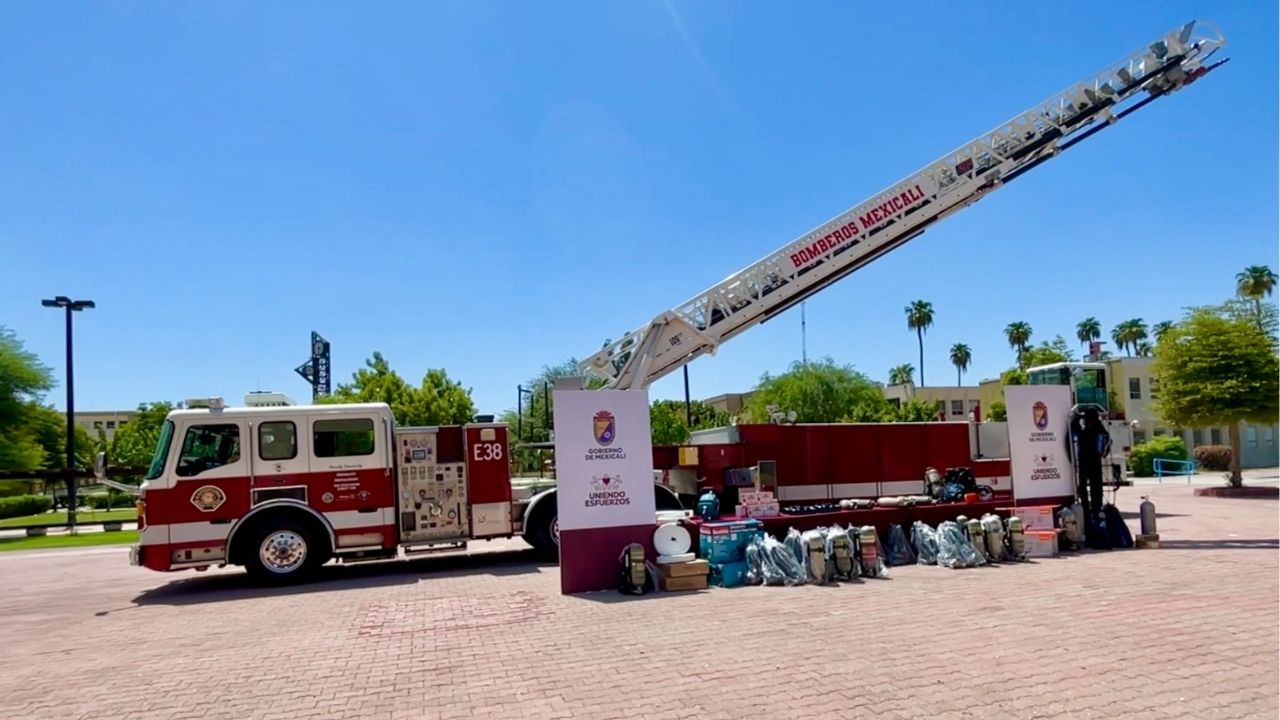 Bomberos de Mexicali recibieron bono de 6 mil pesos y nuevo equipo