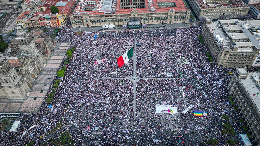 Amlo: Aniversario de la Expropiación Petrolera IFOTO: Twitter @Claudiashein