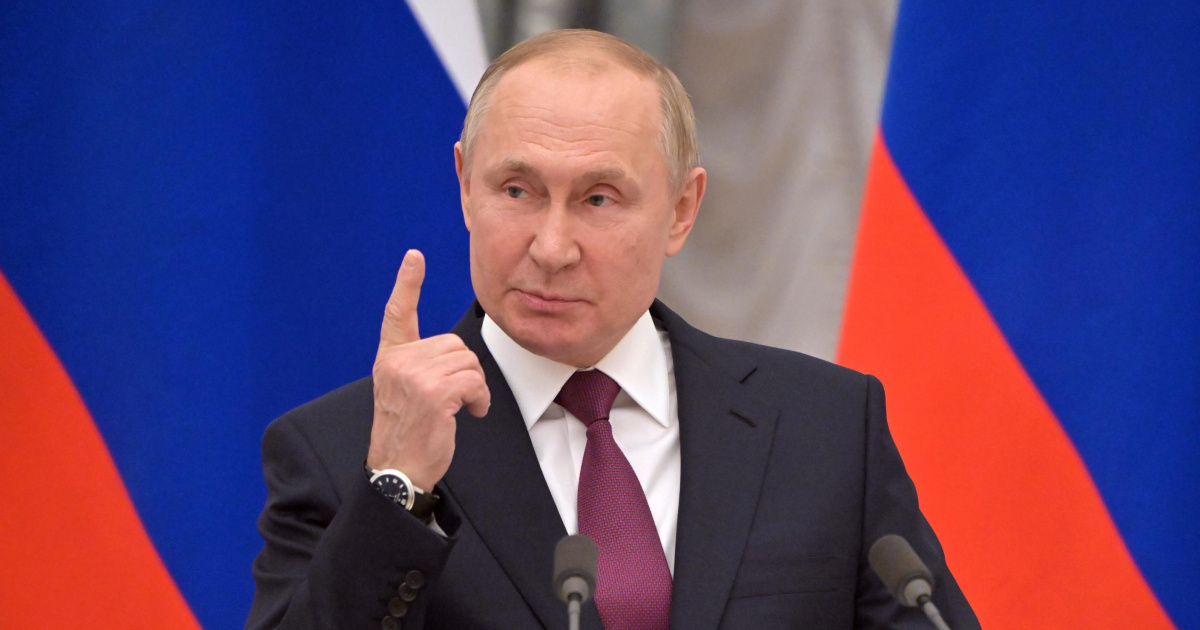 Ukraine "intimidates" Russia, says Putin
