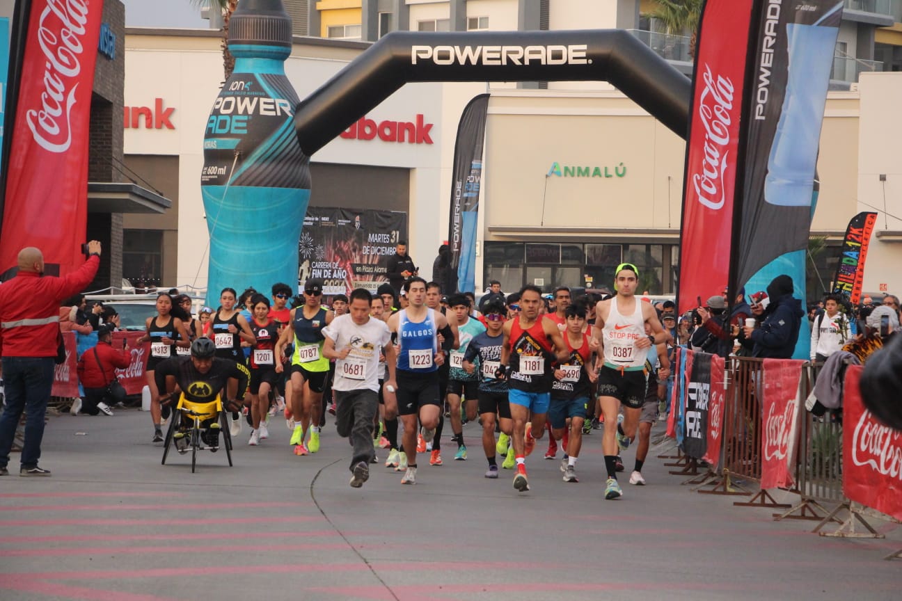 Mario Martínez y Vianey Santaclara, los ganadores de la Última Carrera del Año