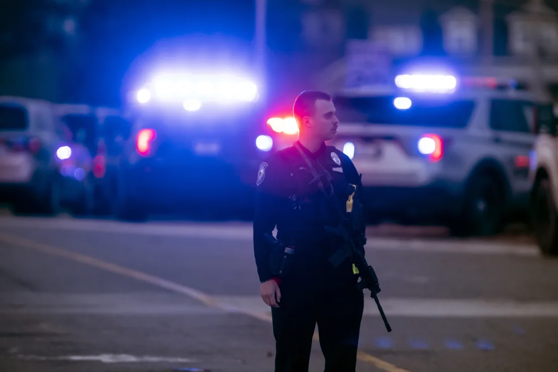 Policía de New Hampshire en el lugar del tiroteo IFOTO: Geoff Forester/The Concord Monitor