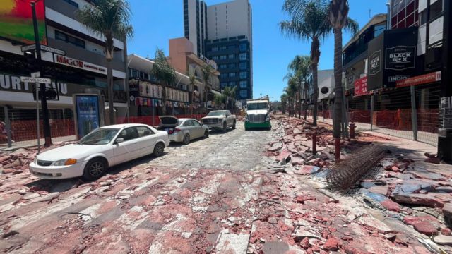 Obras en el Centro de Tijuana generan inquietud entre comerciantes en plena temporada vacacional
