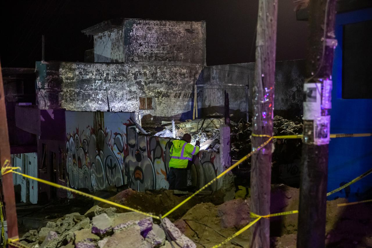 [CONTENIDO SENSIBLE] Localizan cuerpo calcinado dentro de un lote baldío: Playas de Tijuana