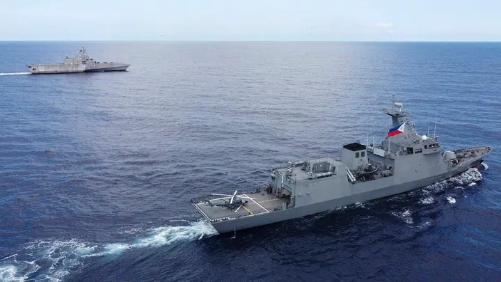 Acusa China de invadir su espacio naval a Estados Unidos