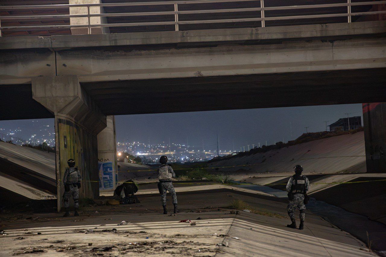 Localizan a persona sin vida dentro de una carriola en Tijuana