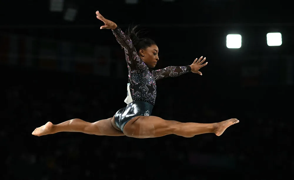 Brilla Simone Biles en su regreso a los Juegos Olímpicos