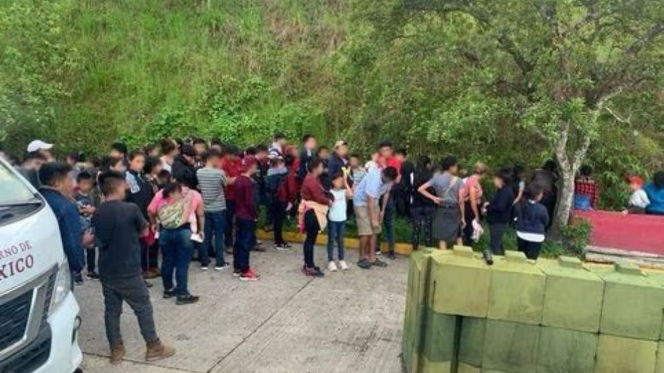 Rescatan a migrantes marcados con número de serie