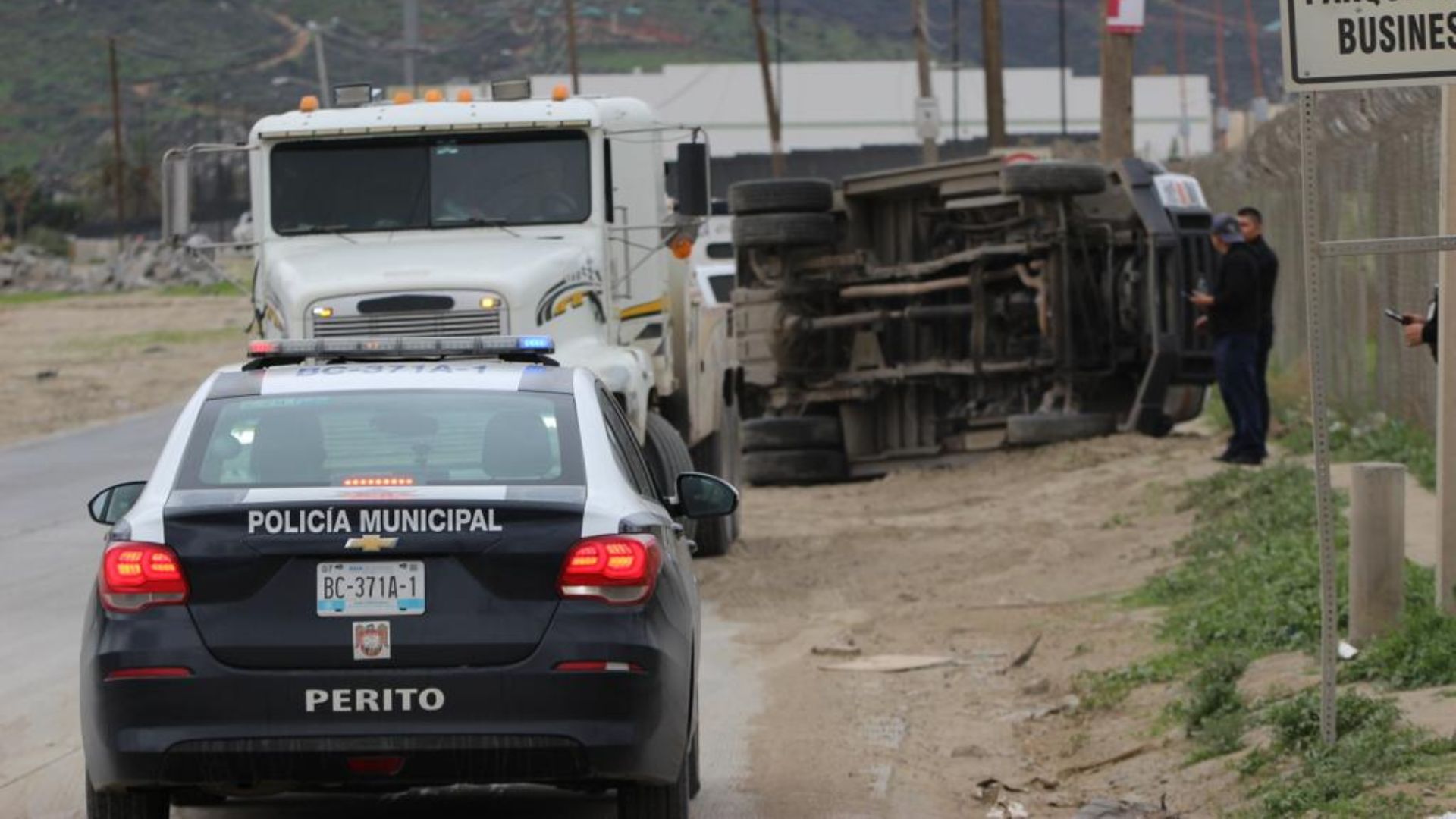 [VIDEOS] Accidente de camión en el blvd 2000