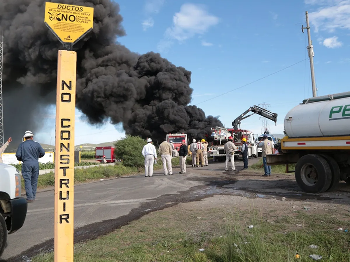 Provocan ‘’huachicoleros’’ incendio en ducto de Pemex: EDOMEX