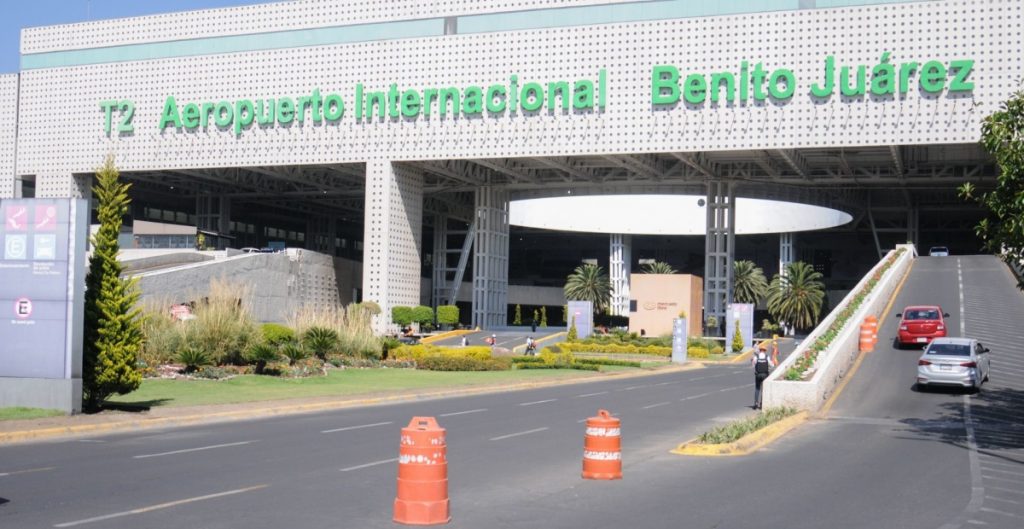 Fallece pasajero en la Terminal 2 de la AICM