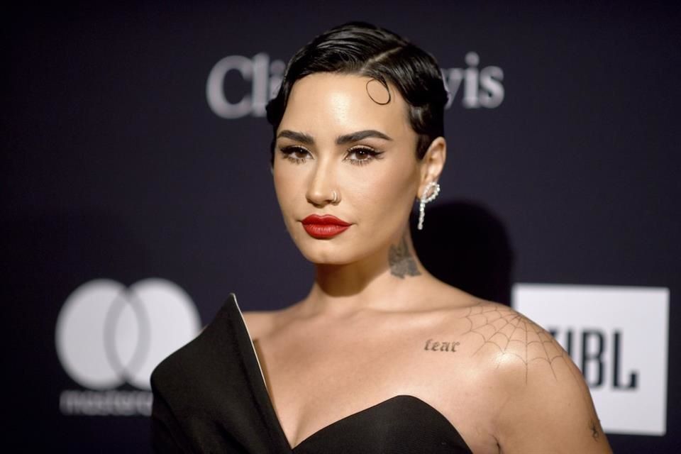 Demi Lovato confesó que tiene discapacidad visual y auditiva tras su última sobredosis