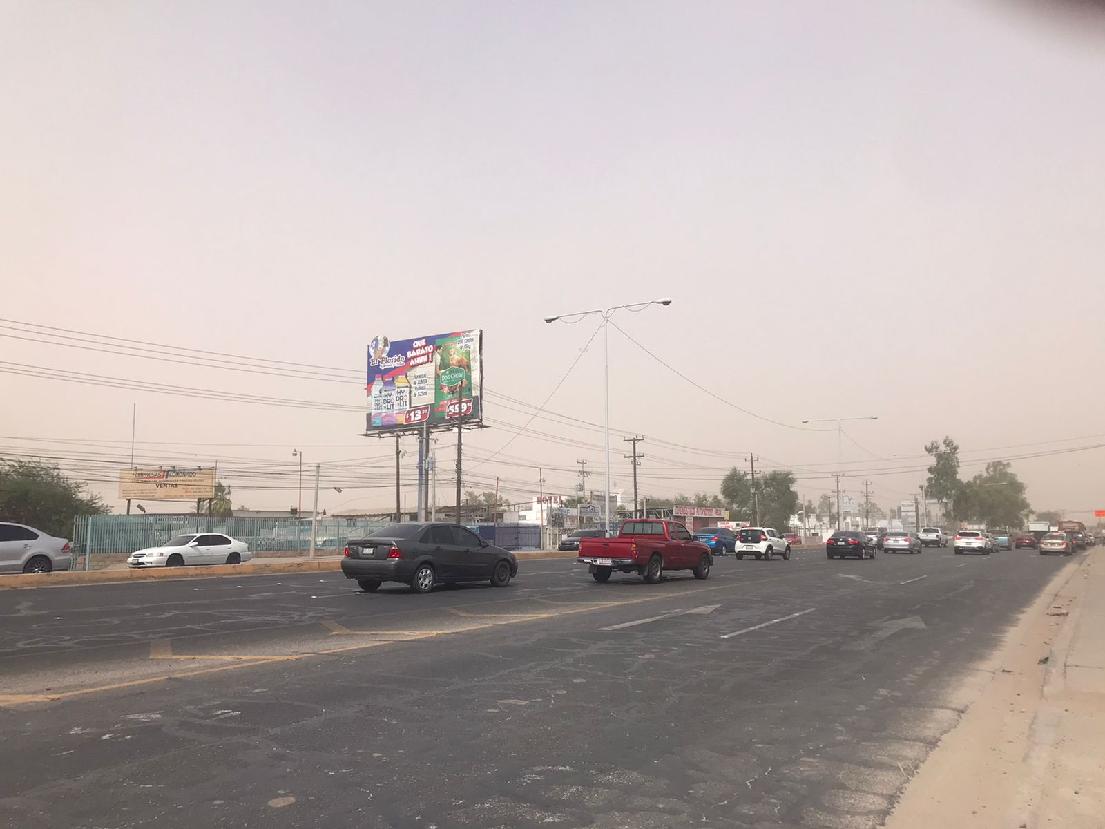 Sorprende tormenta de polvo a Mexicali y su valle